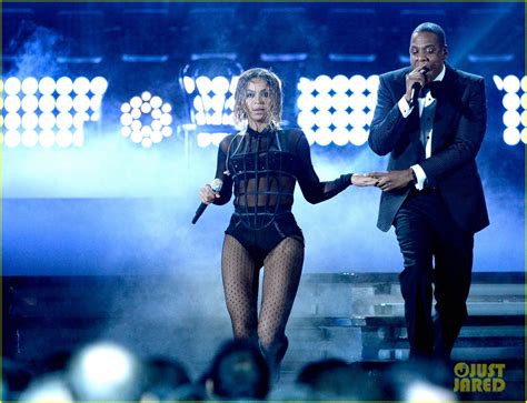  The Grammy Awards 2014: Beyoncé's Drunk In Love Performance Sparkled a Global Conversation About Feminism and Artistic Expression