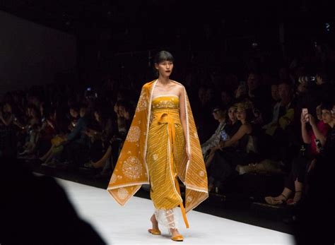 Jakarta Fashion Week 2019: Showcasing Indonesia's Cultural Tapestry through Bold Designs and Ethical Practices